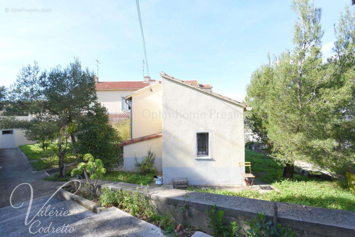 LE PRADET – LES OURSINIÈRES  Propriété 320 m² – 5 logements indépendants – Terrain 3 048 m² – Proche mer - photo 5