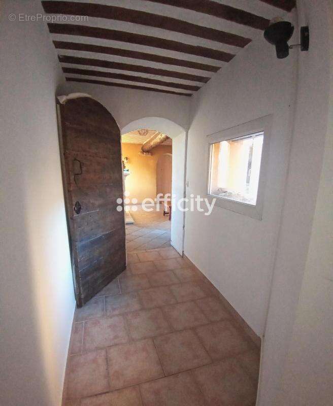 Maison à CAMARET-SUR-AIGUES