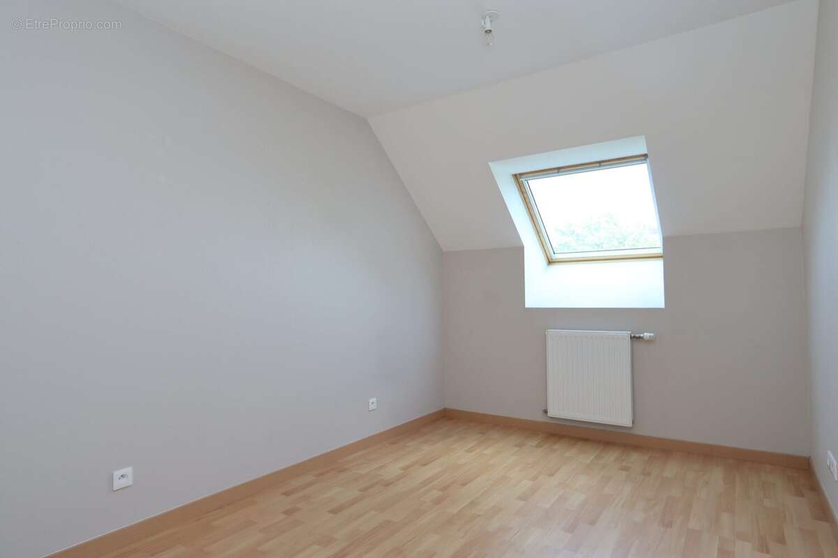 Maison à SAINT-JEAN-DE-BRAYE