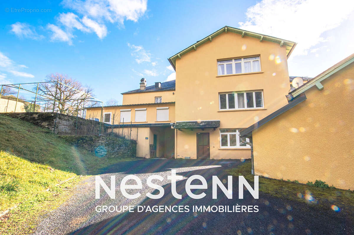 Ensemble immobilier de 8 bâtiments dont 2 maisons, 2300 m2 de surface utile sur 3 hectatres - photo 15
