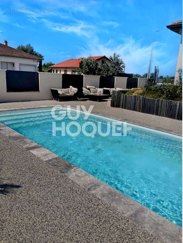 Maison à SAINT-BONNET-DE-MURE