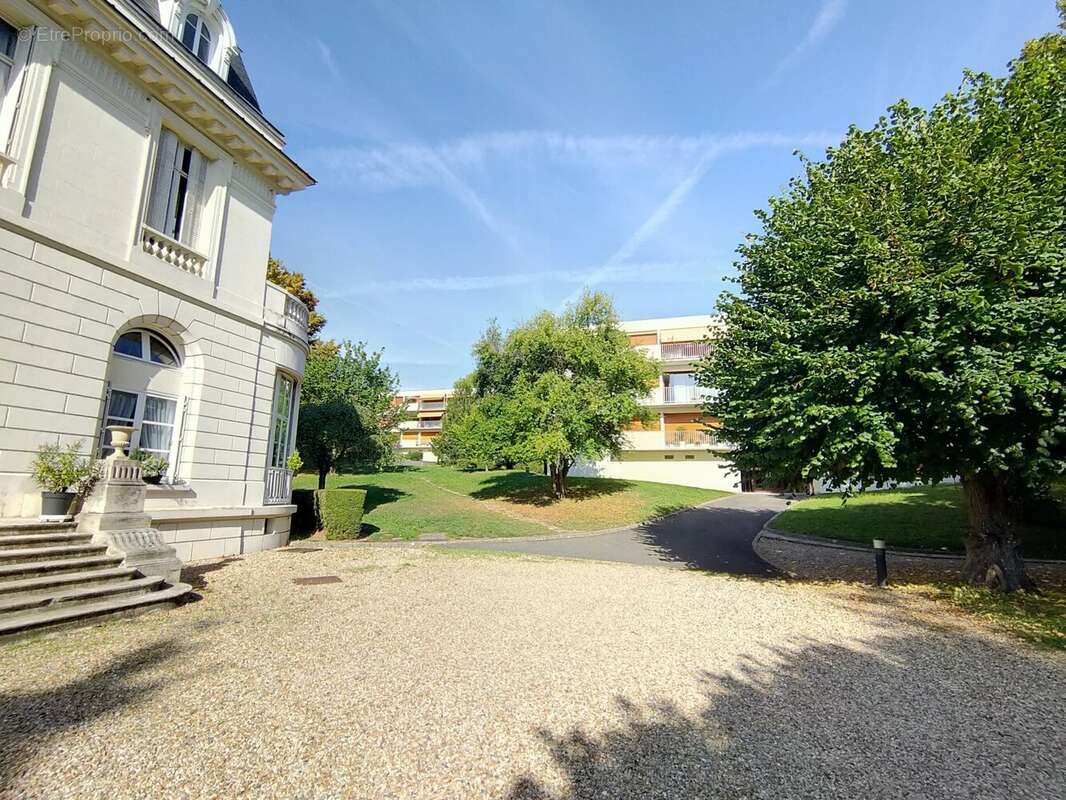 Appartement à L&#039;ETANG-LA-VILLE