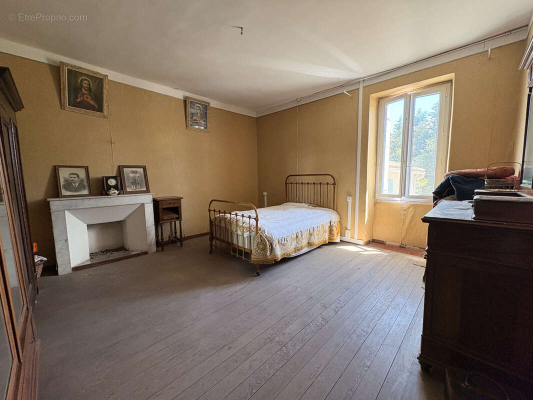 Maison à EYRAGUES