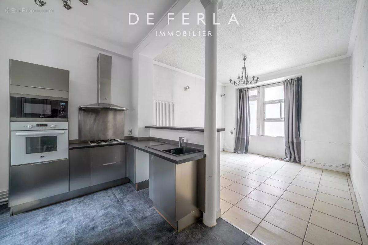 Appartement à PARIS-15E