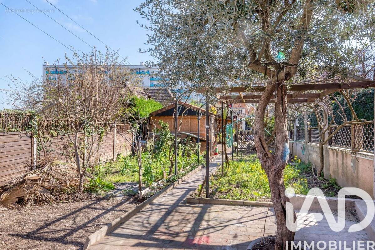 Photo 1 - Maison à BRON