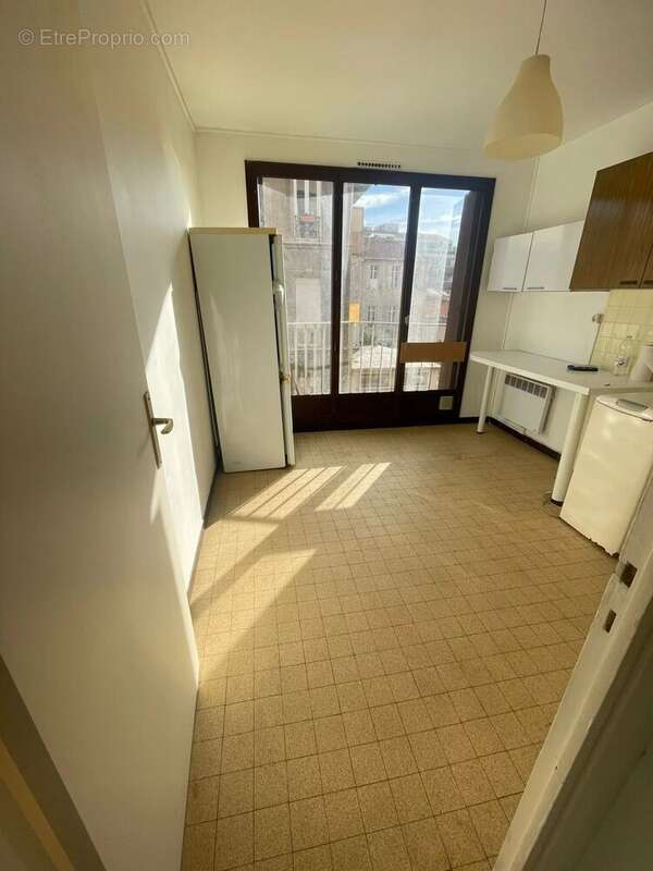 Appartement à MARSEILLE-5E