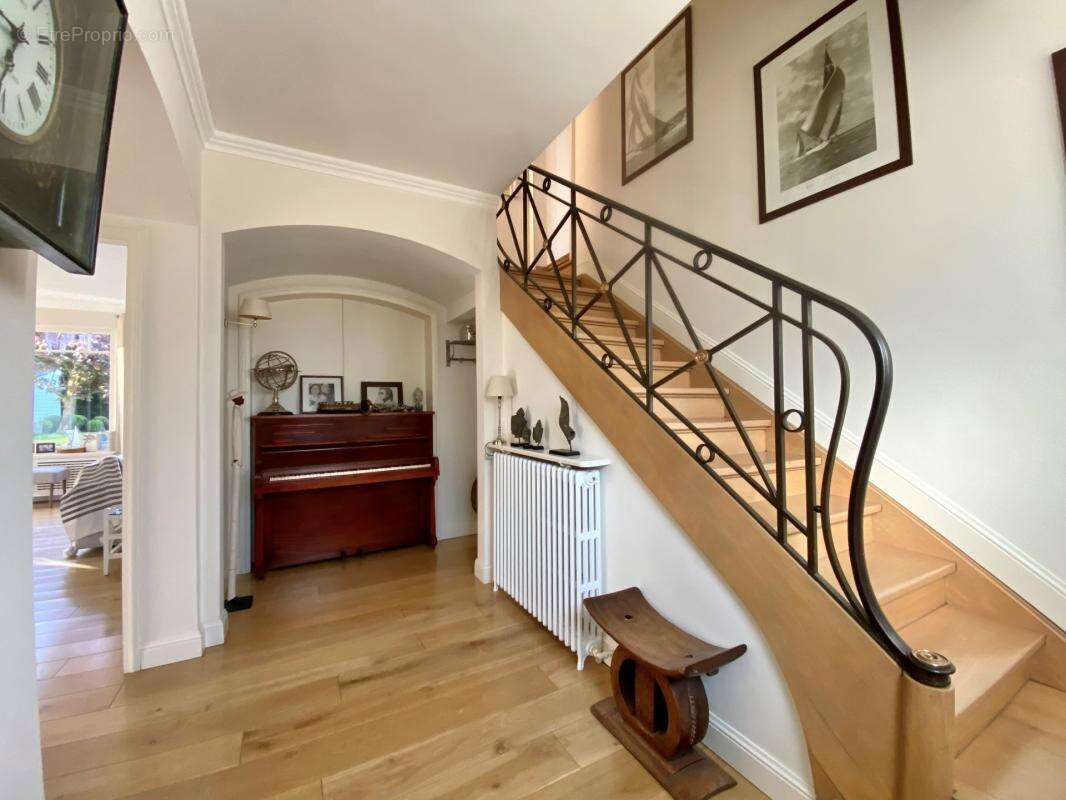 Maison à CROIX