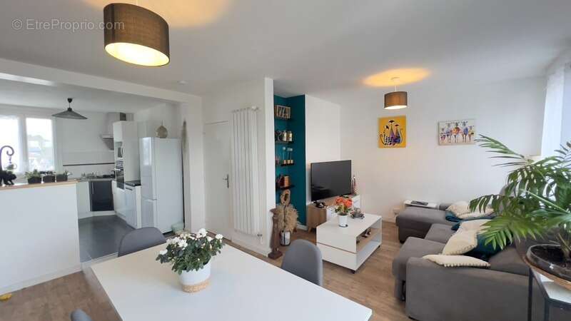 QUIMPER-Sud, rue du Léon (Quartier Prat-Maria), appartement de type T5 modifié en T4 de plus de 83 m² habitable, situé au 7ème é - photo 6