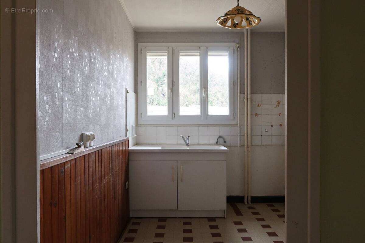 Appartement à LE CHAMBON-FEUGEROLLES