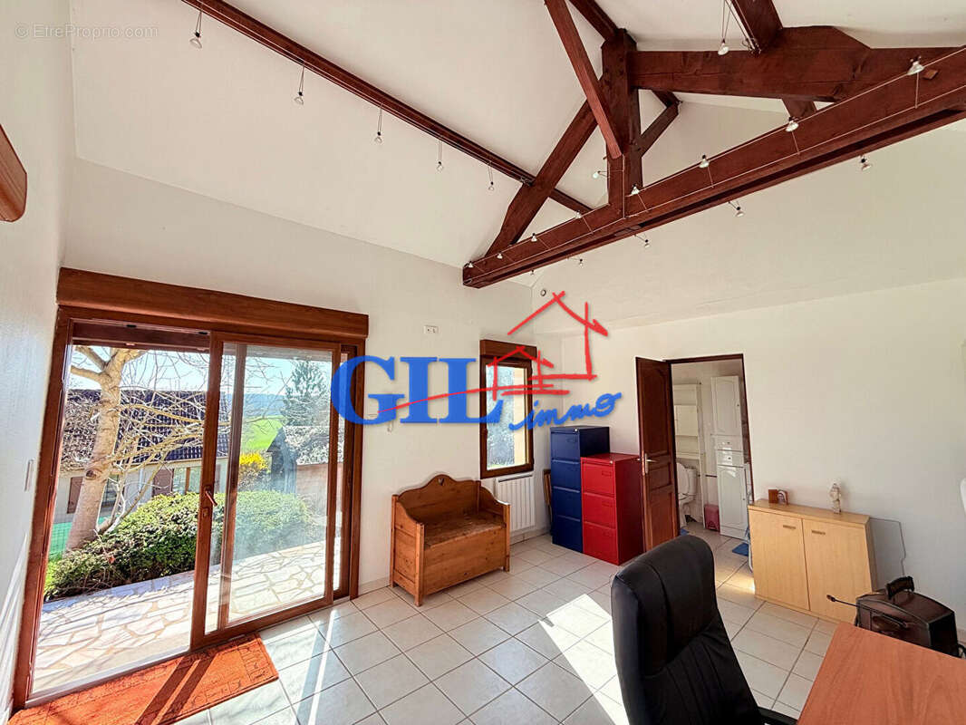 Maison à OZOUER-LE-VOULGIS