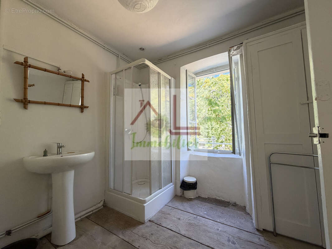 Maison de village de 170 m2 - photo 8