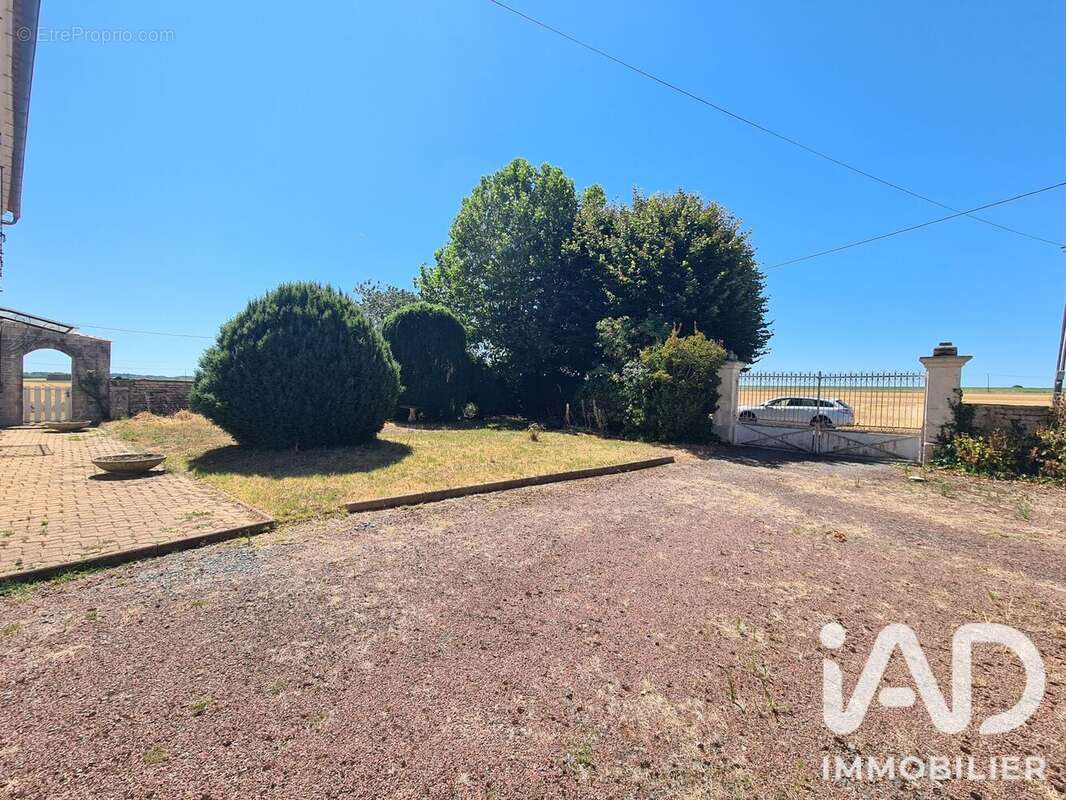 Maison 180 m² à Coivert  - photo 4