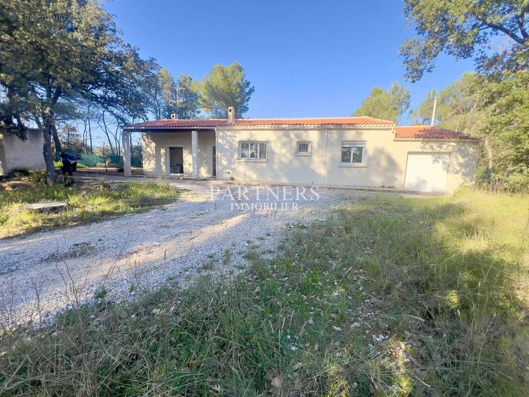 Maison à POURRIERES
