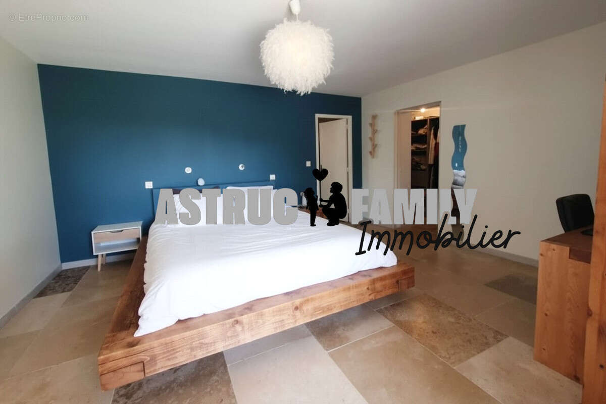 Maison à SAINT-LAURENT-D'AIGOUZE