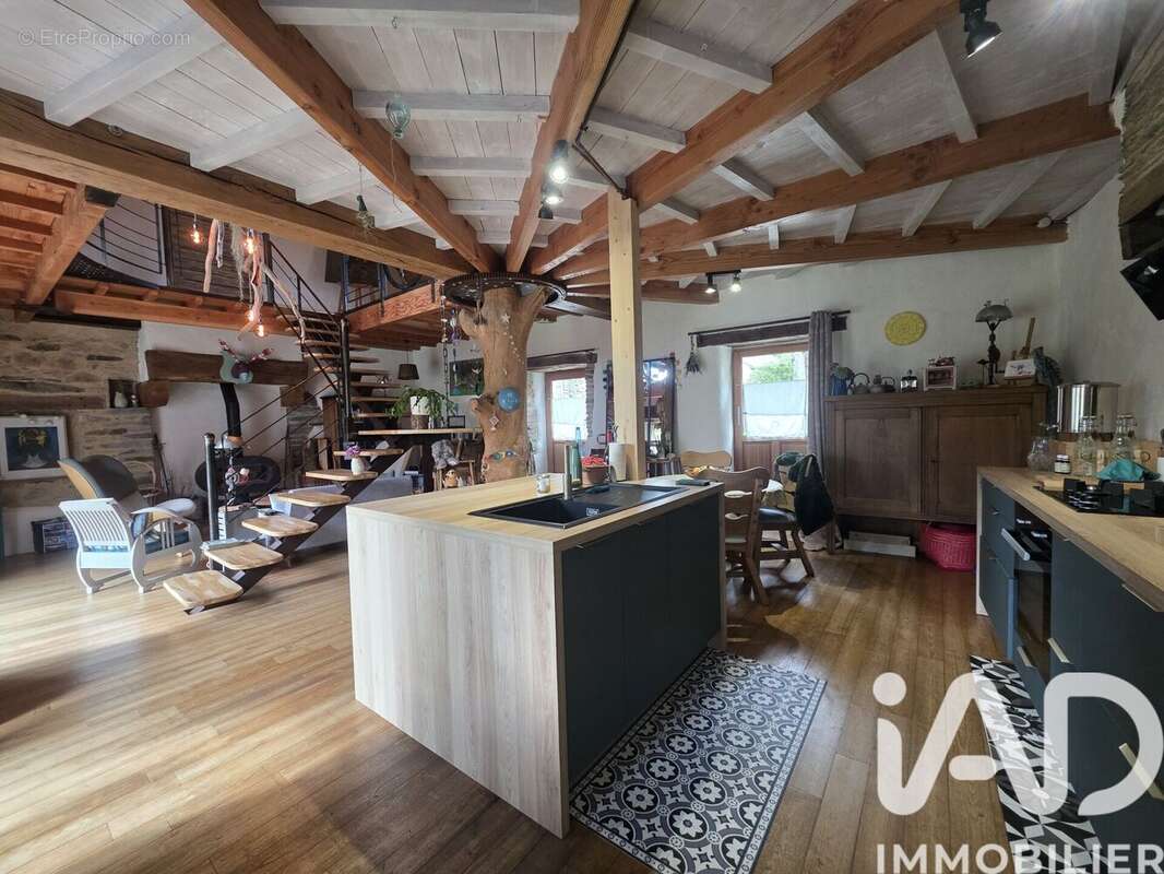 Photo 2 - Maison à CARENTOIR