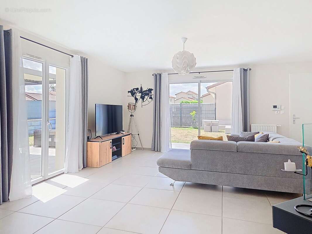 Maison à CHARVIEU-CHAVAGNEUX