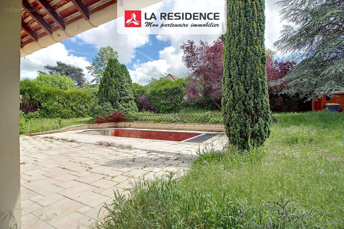 Maison 245 m² à Orgeval  - photo 2
