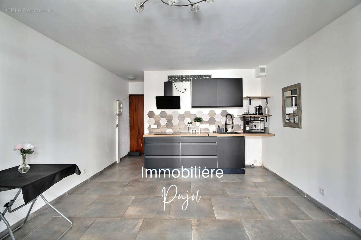 Appartement à MARSEILLE-3E