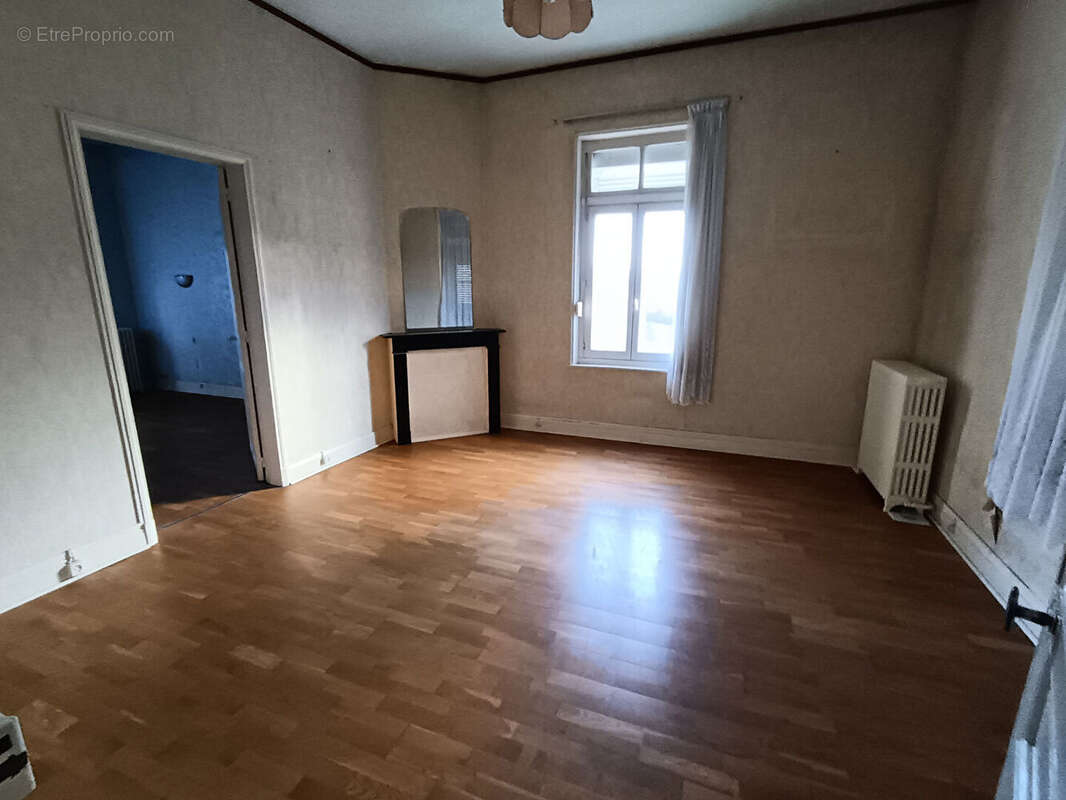 Maison à SAINT-QUENTIN