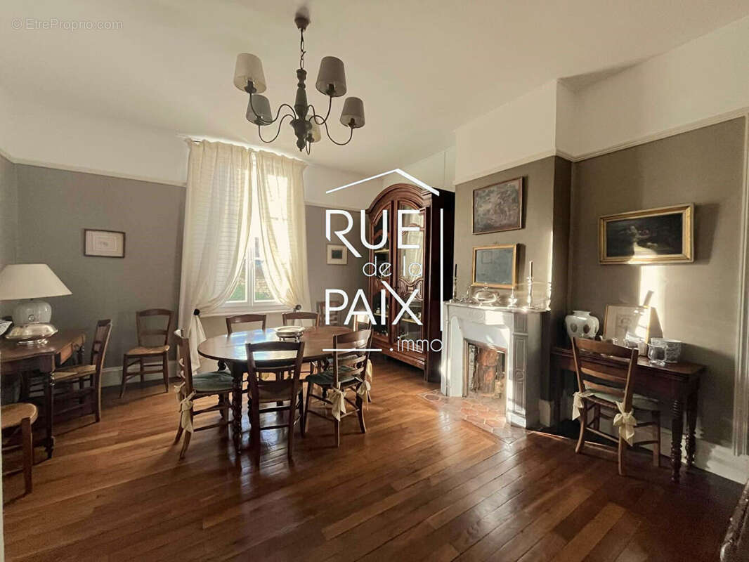 Maison à CHATELLERAULT