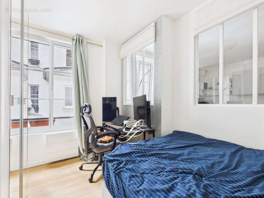 Appartement à PARIS-7E