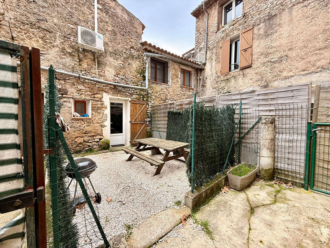 Appartement à TOURVES