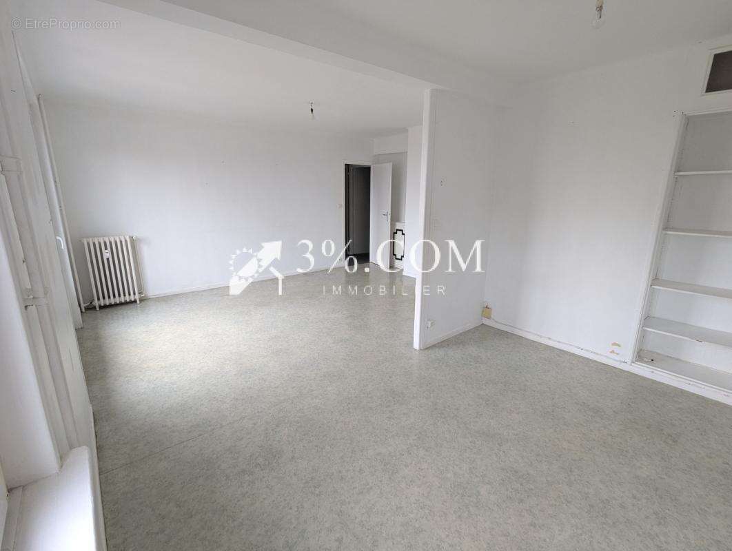 Appartement T4 à Bois-Blancs - 3 chambres - Balcon - Cave - - photo 5