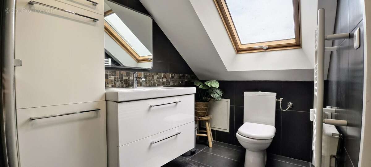 SDE Suite - Maison à SAINT-THIBAULT-DES-VIGNES