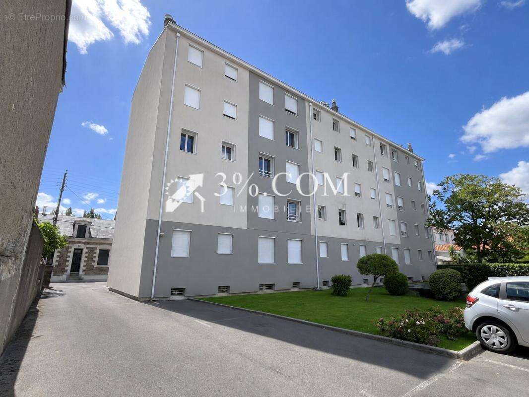 STUDIO 30 M2 + CAVE 5 M2 Quartier Barberie - St Félix - photo 3