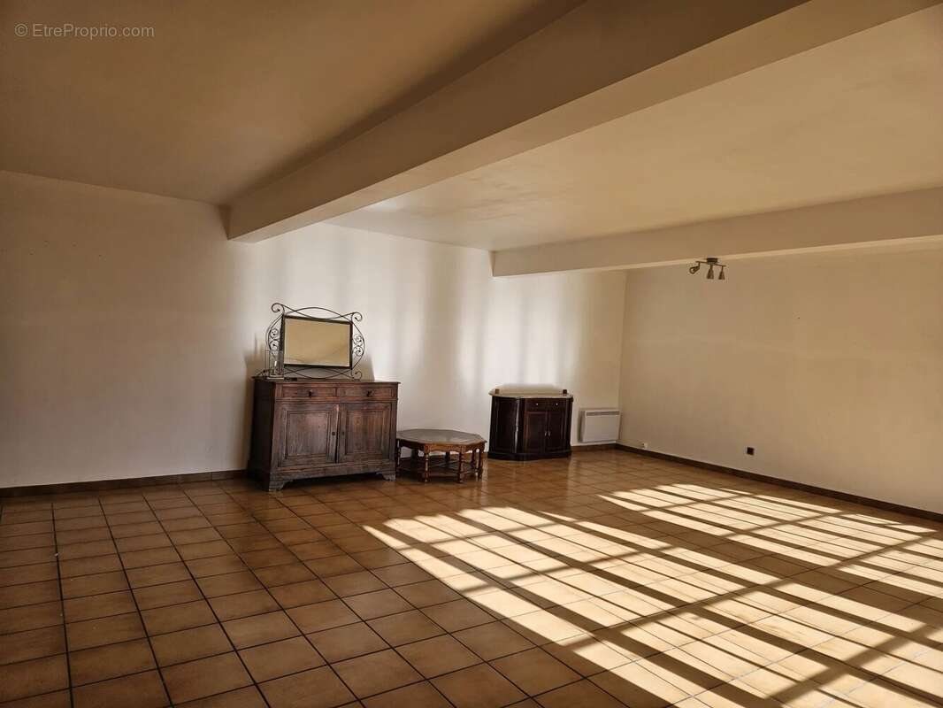 Maison à CASTELNAU-RIVIERE-BASSE