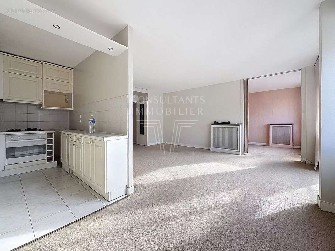 Appartement à PARIS-17E