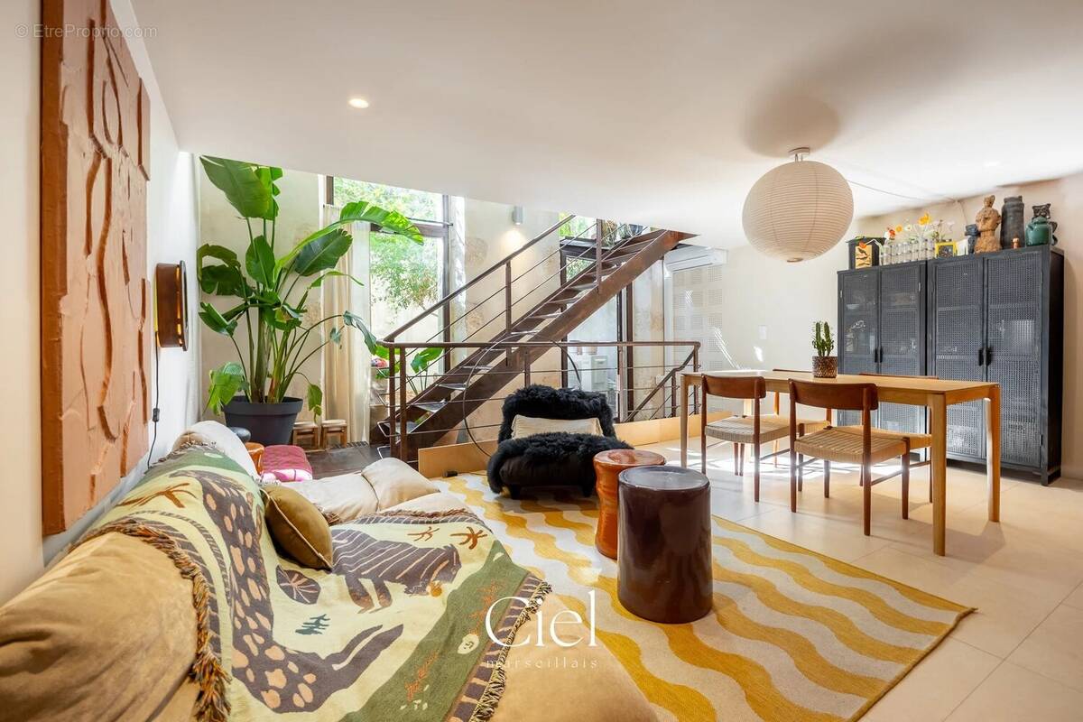 Appartement à MARSEILLE-6E