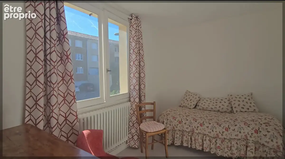 À Vernoux-en-Vivarais, maison 93 m2 avec jardin, 3 chambres et vue sur le lac - photo 11