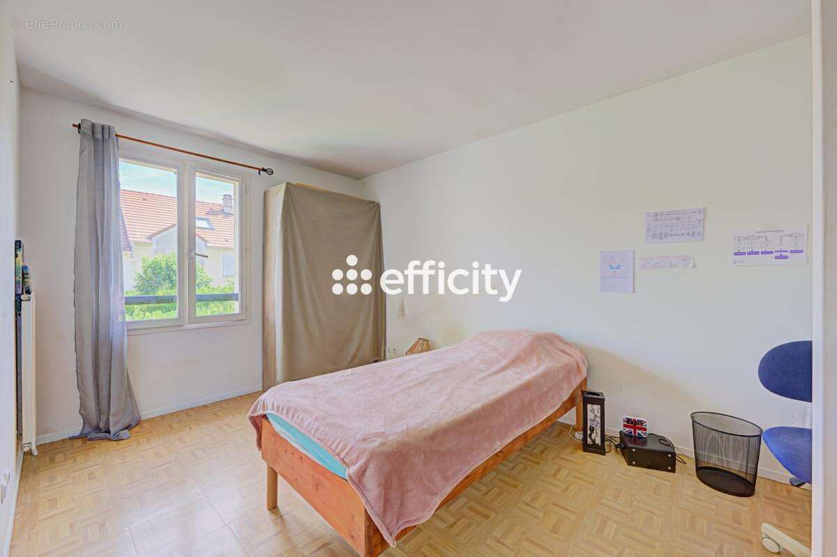 Maison 84 m² à Combs-La-Ville  - photo 7