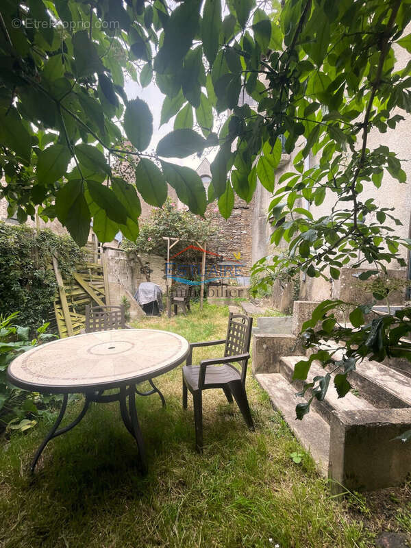 Maison à JOUE-SUR-ERDRE