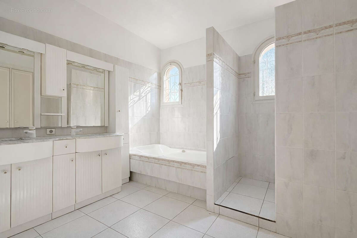 Carcassonne - proche centre-ville - maison d'architecte 154 m2 - terrain 600 m2 sans vis a vis - photo 7