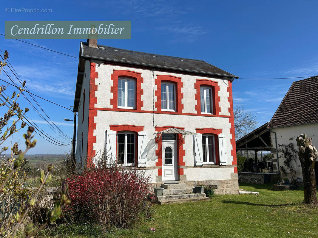 Maison à AHUN