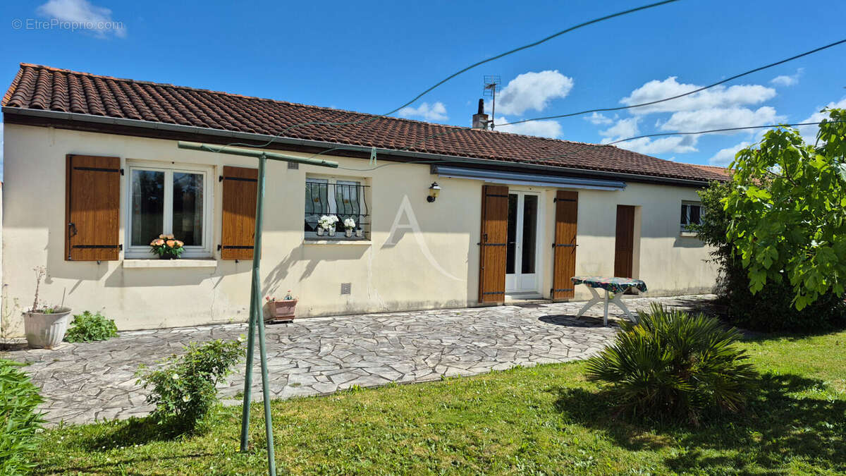 Maison à SAINTES