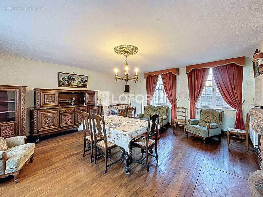 Maison Messei 9 pièces 213 m² - photo 2