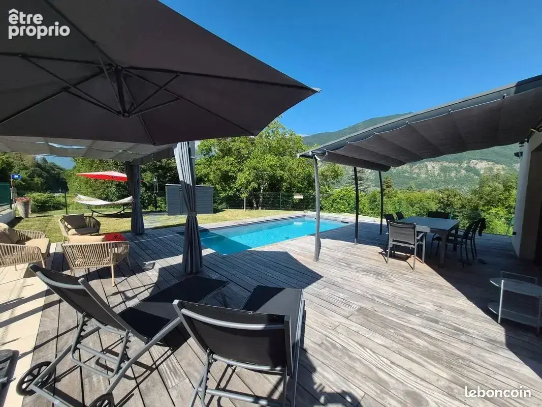 Villa contemporaine dans un secteur calme, aucun vis à vis , vue dégagée. - photo 8