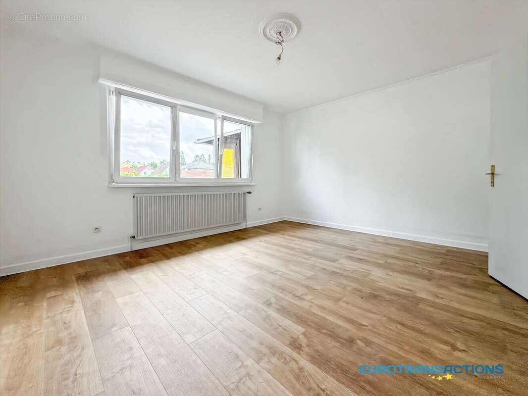 Villa de Plain-pied de 176m² sur 9,80 ares - photo 5