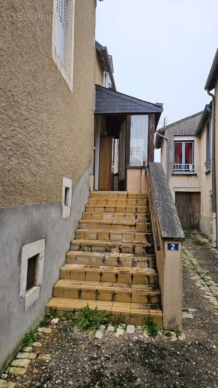 Maison à SAINT-MARCEL