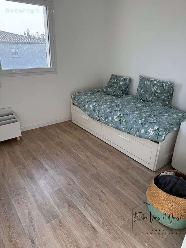 CHAMBRE 4 - Maison à CERONS