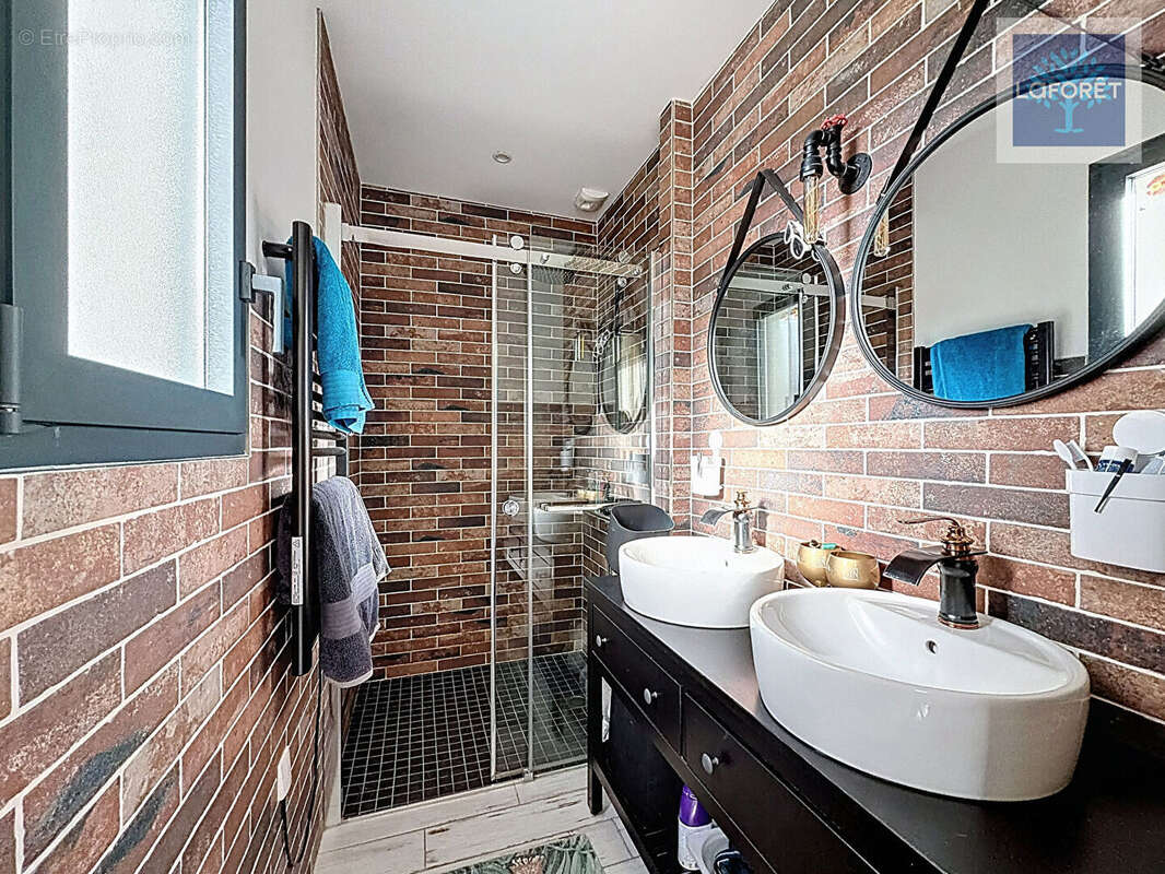 Maison à AMBARES-ET-LAGRAVE