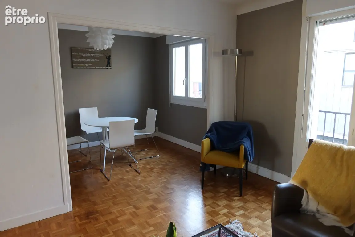 Centre Ville Type 4 avec ascenseur. - photo 3
