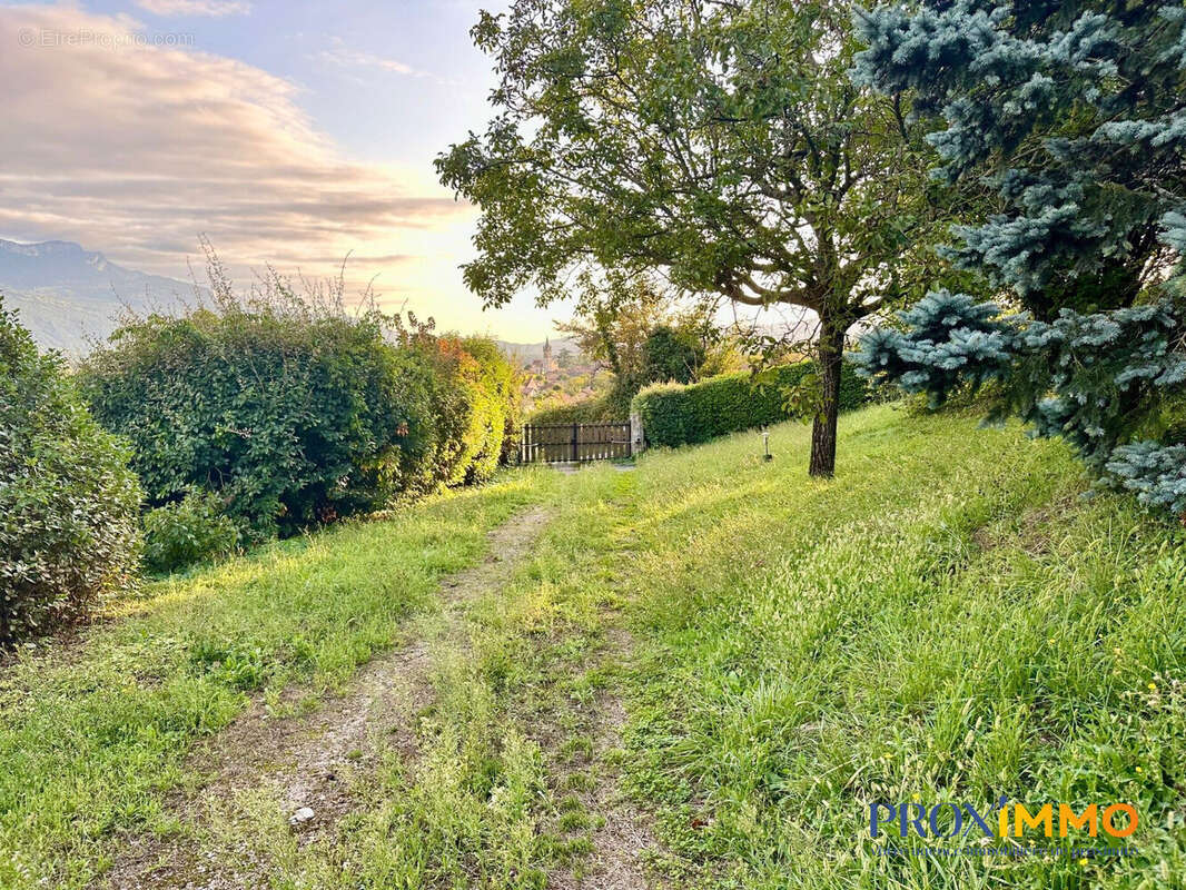 Terrain 1270 m² à Saint-Jean-De-Moirans  - photo 3