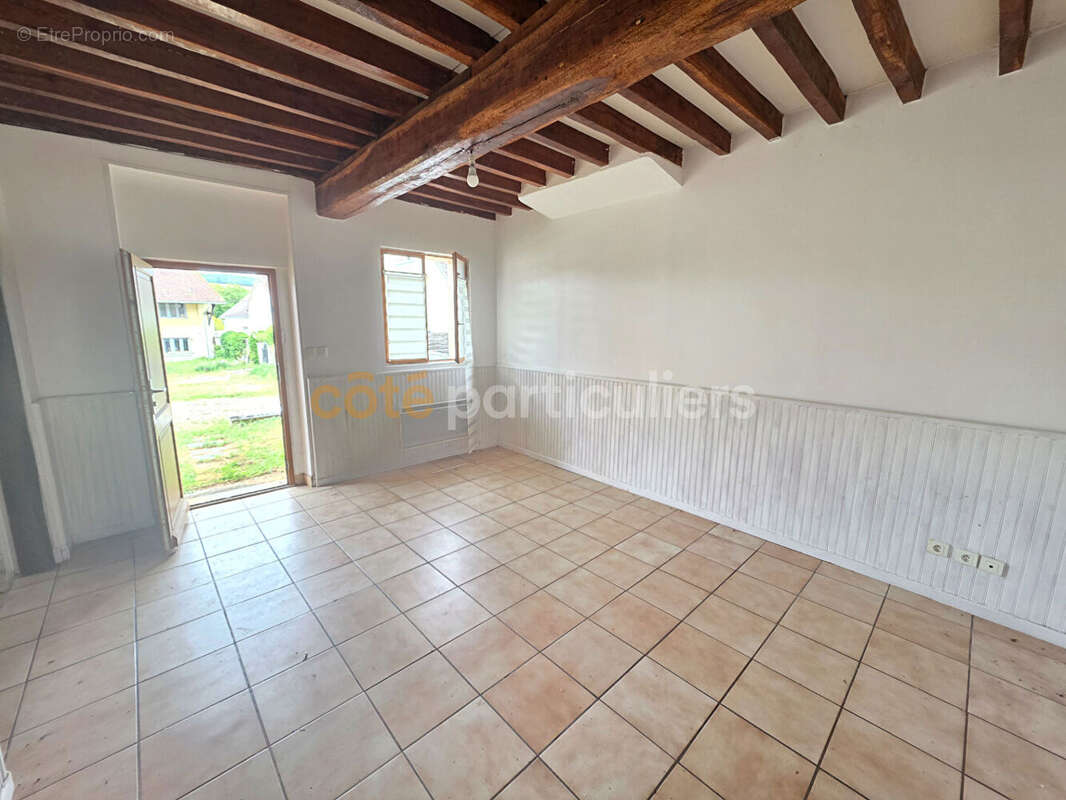 Appartement à SALIGNY