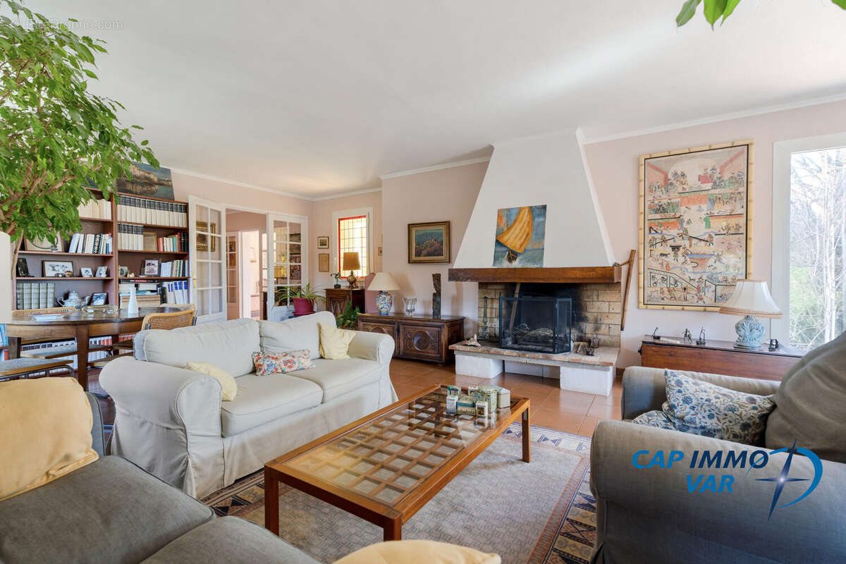 Maison à LE CASTELLET