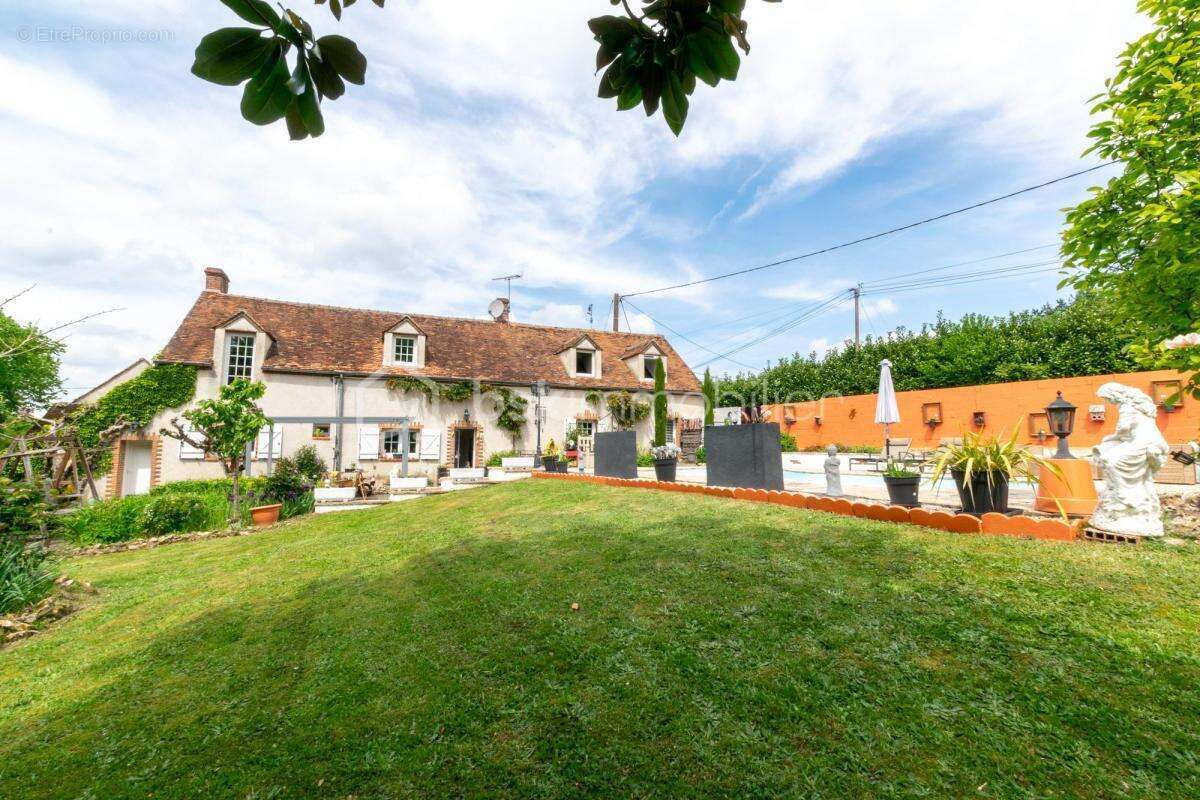 Maison à LES BORDES