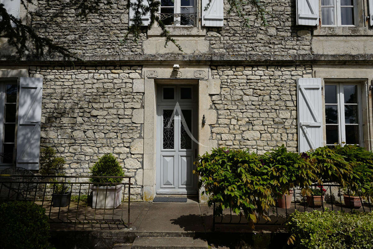 Maison à CURZON
